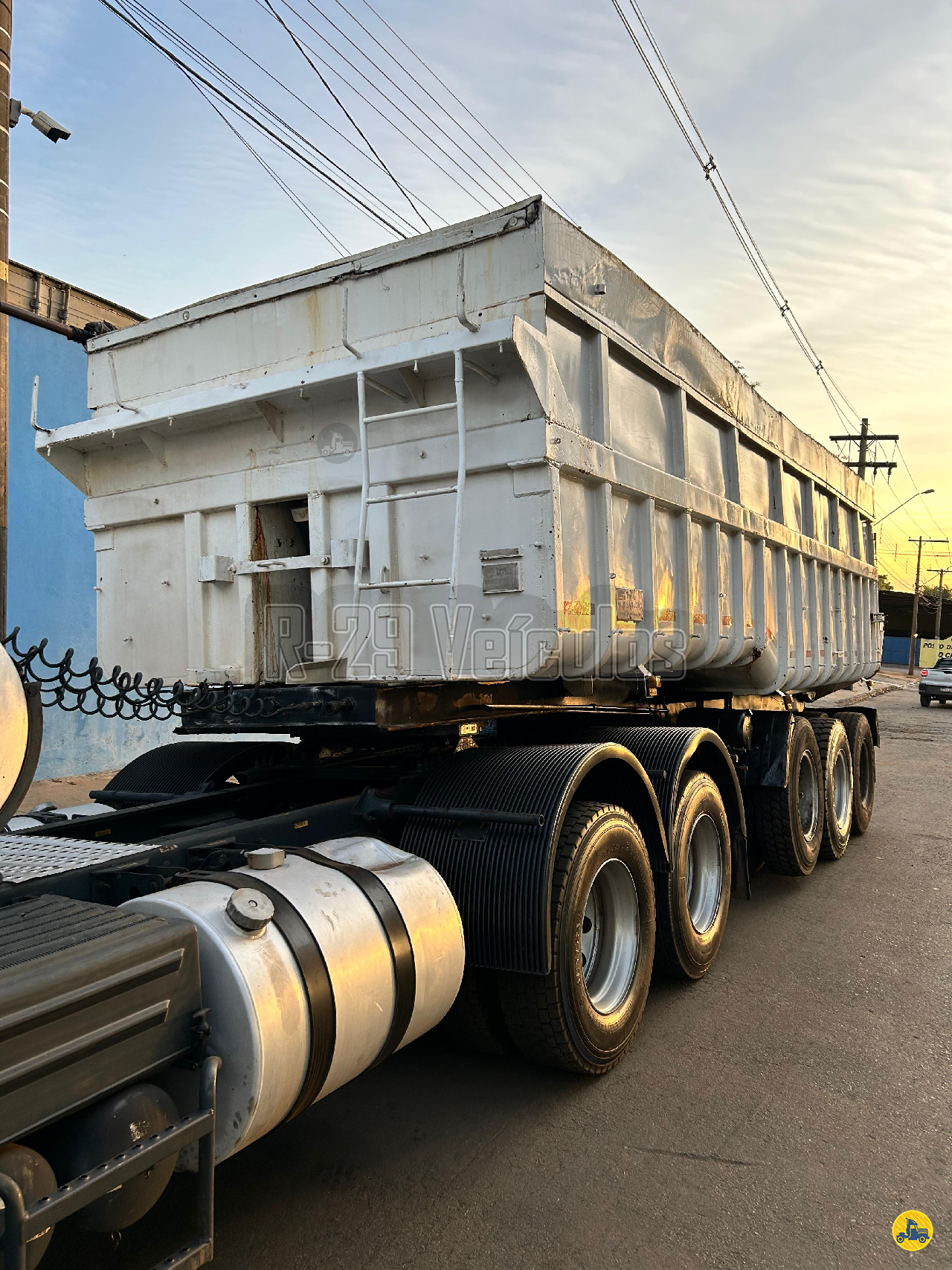 CARRETA SEMI-REBOQUE BASCULANTE R29 Caminhões IRACEMAPOLIS SÃO PAULO SP